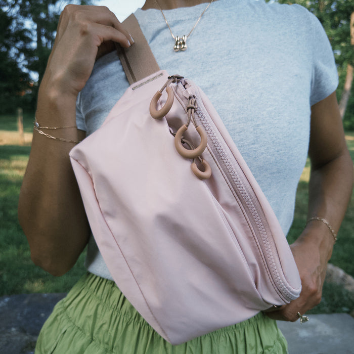 BE HOLD Belt Bag in caRefiber recycled nylon - Lotus