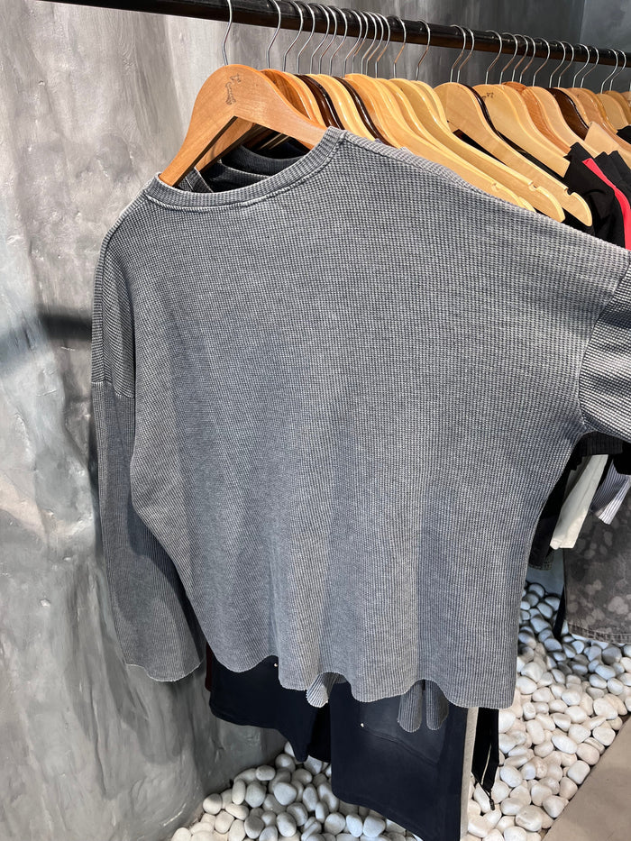 BLACK WASHED WAFFLE HENLEY