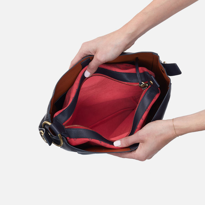 Catalina Hobo In Smooth Leather - Navy