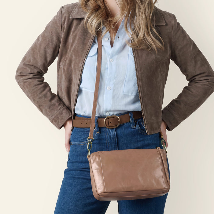 Darcy Carry-All Crossbody In Polished Leather - Woodsmoke