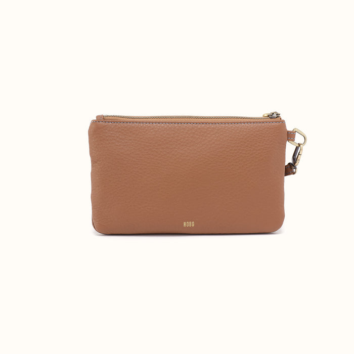 Goldie Wristlet In Pebbled Leather - Brown Sugar