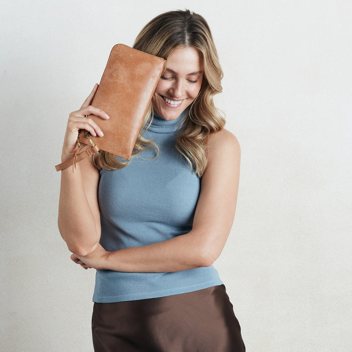 Jett Wristlet In Buffed Leather