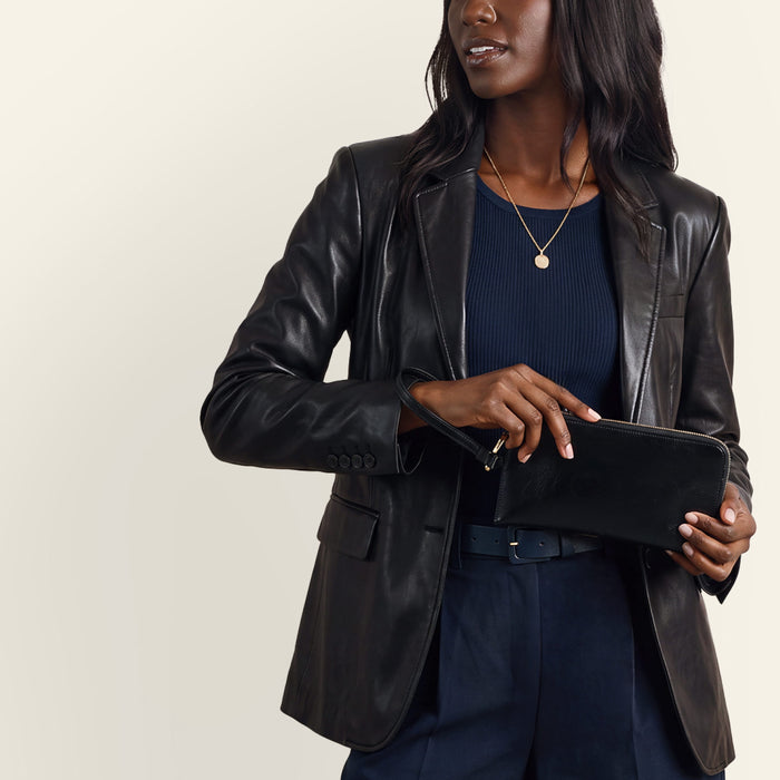 Jett Wristlet In Polished Leather - Black