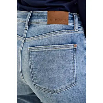 Judy Blue Mr. Billie Boyfriend Lt Light Iced Indigo