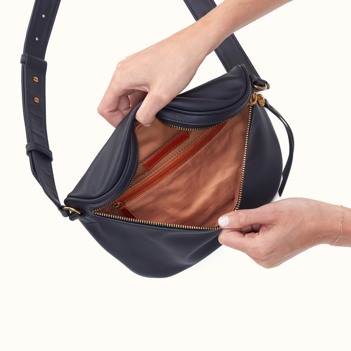 Juno Belt Bag in Smooth Leather - Navy