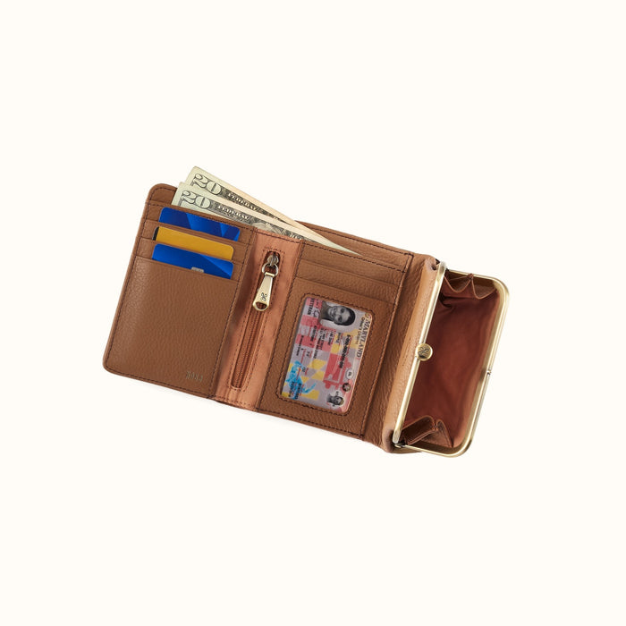 Robin Compact Wallet In Pebbled Leather - Timber Brown