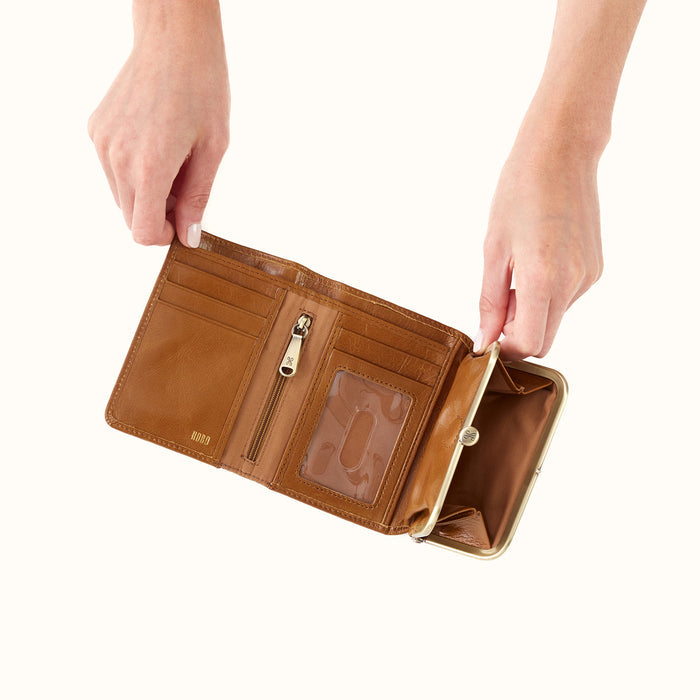 Robin Compact Wallet in Polished Leather - Truffle