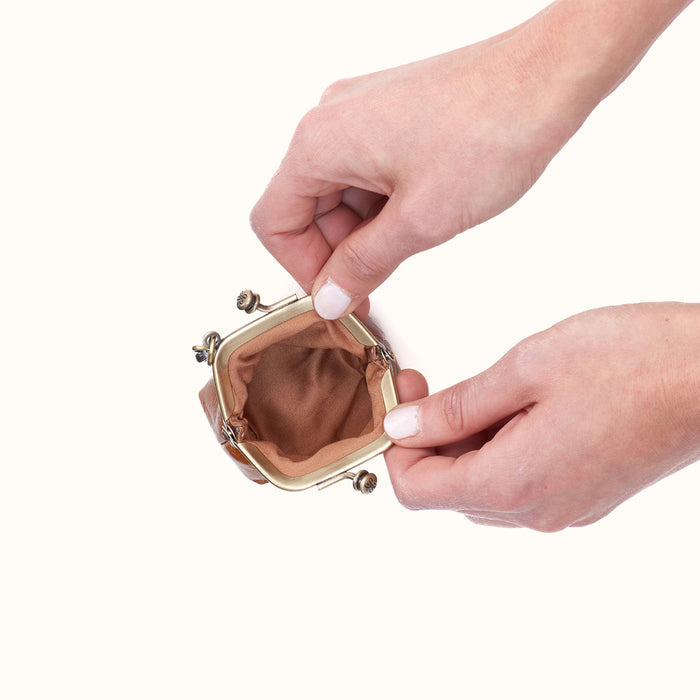 Run Frame Pouch in Polished Leather - Truffle