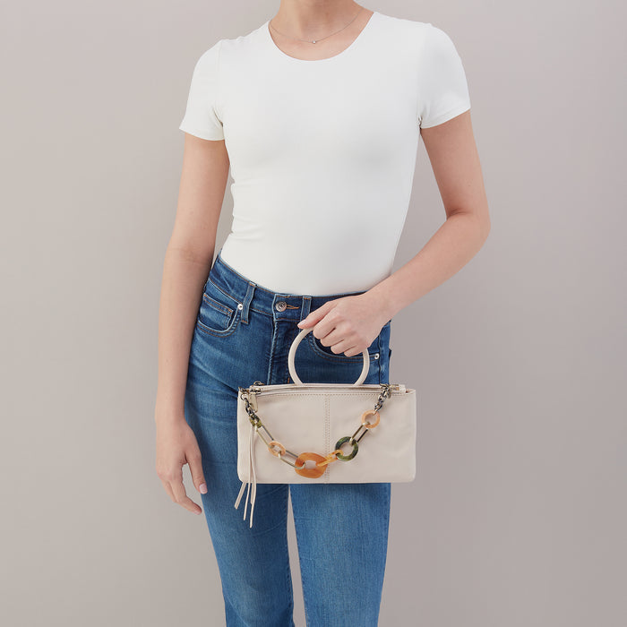 Sable Crossbody In Polished Leather - Pale Flax