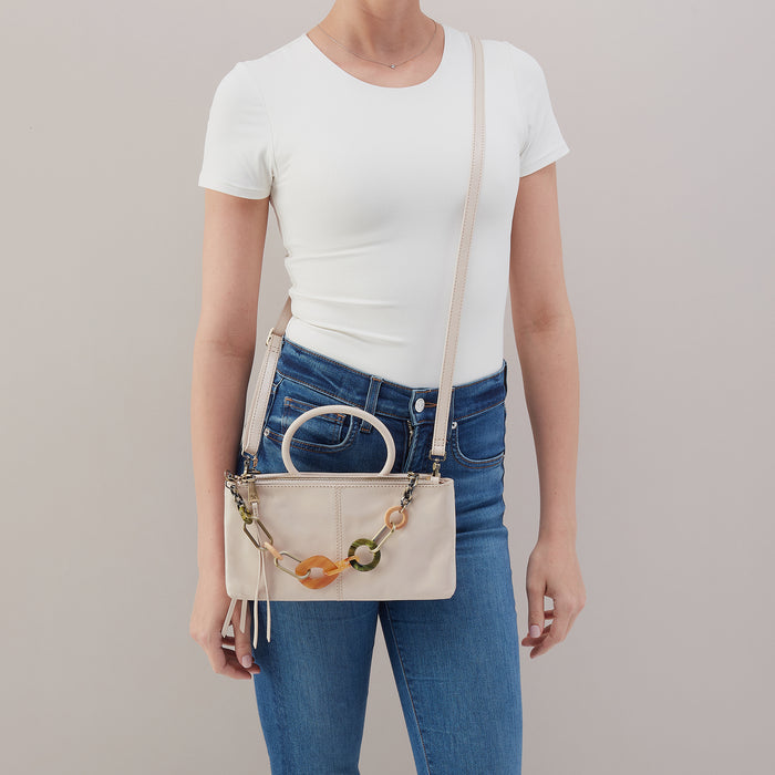 Sable Crossbody In Polished Leather - Pale Flax