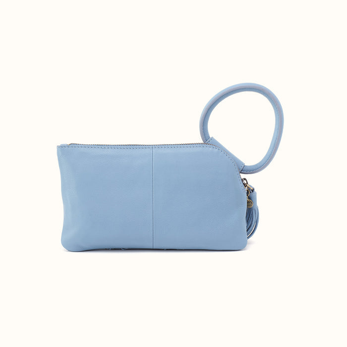 Sable Wristlet In Cloud Leather - Bluebell