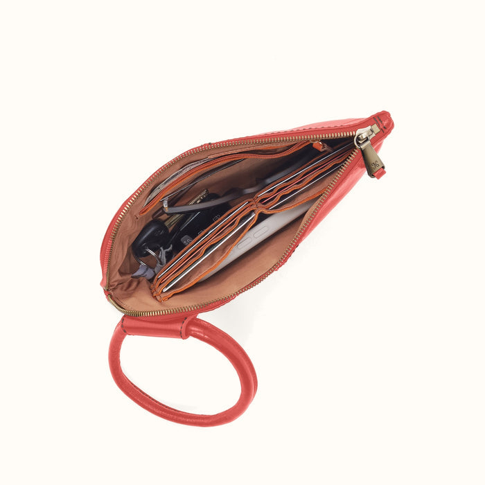 Sable Wristlet In Polished Leather - Pink Mirage