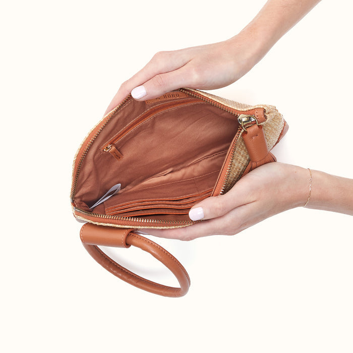 Sable Wristlet In Woven Straw - Natural Straw