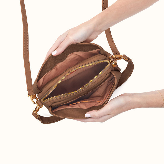 Starr Convertible Shoulder In Pebbled Leather - Timber Brown