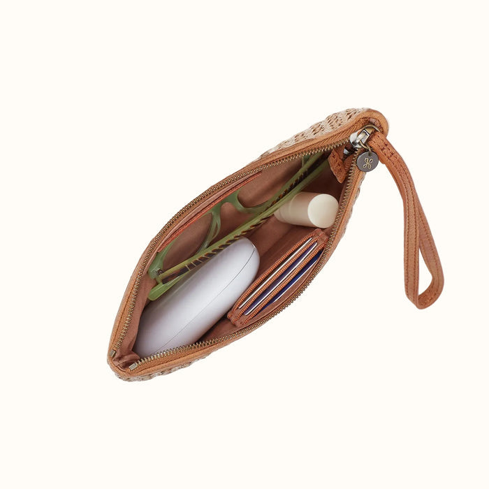 Straw Xo Pouch In Woven Straw - Meadow Woven Straw