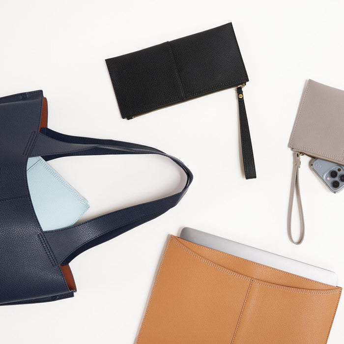 Vida Laptop in Micro Pebbled Leather - Biscuit