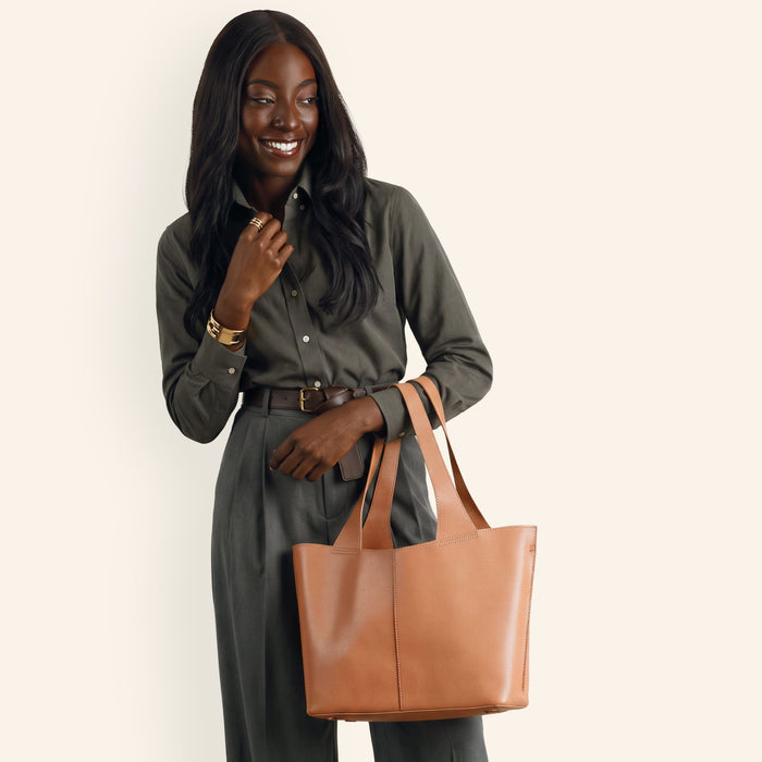 Vida Tote In Micro Pebbled Leather - Biscuit